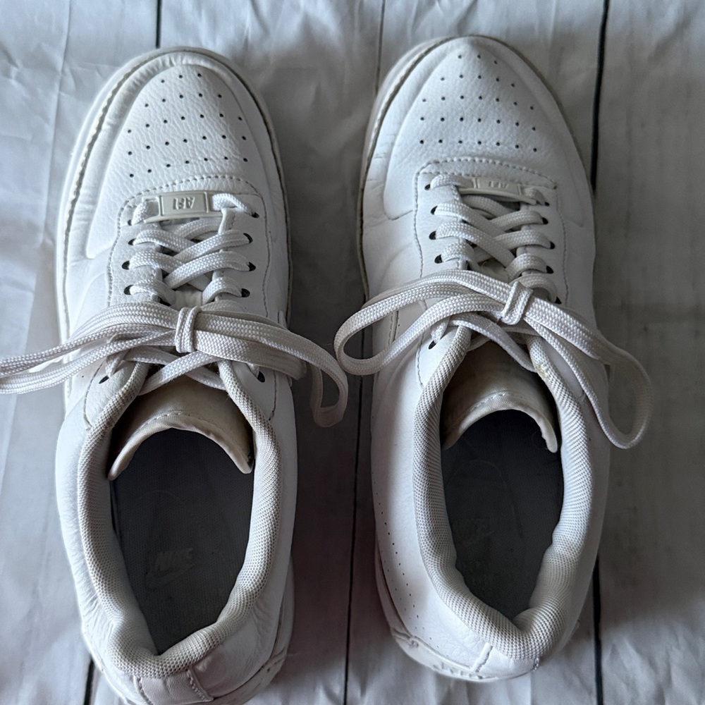 Nike women’s Air Force 1 women’s size 8  fairly good condition no marks